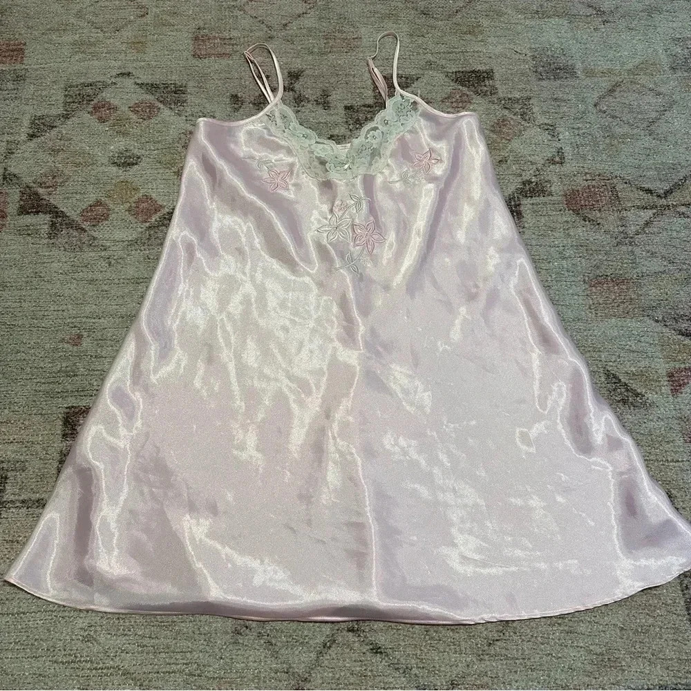 Y2k Pink lace slip dress with embroidery and adjustable straps size medium - Picture 3 of 12